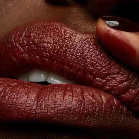 MAC Cosmetics Powder Kiss Lipstick in Devoted to Chili (316) NIB - Picture 5 of 7